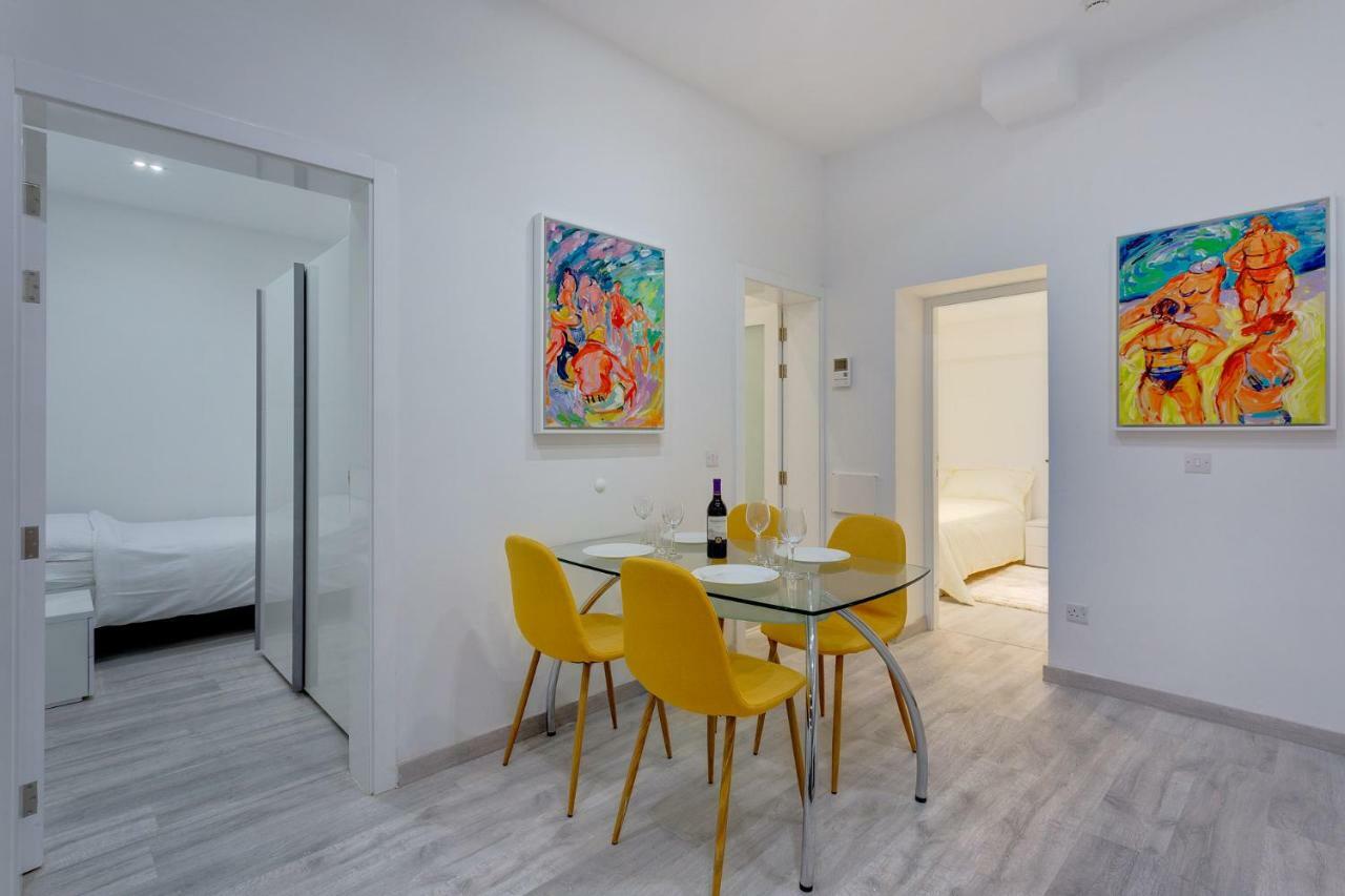 Stylish 3Br Apartment, Fantastic Location In Сліма Екстер'єр фото